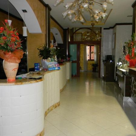 Hotel Mi.Ro. กาซัลนูโอโว ดี นาโปลี ภายนอก รูปภาพ