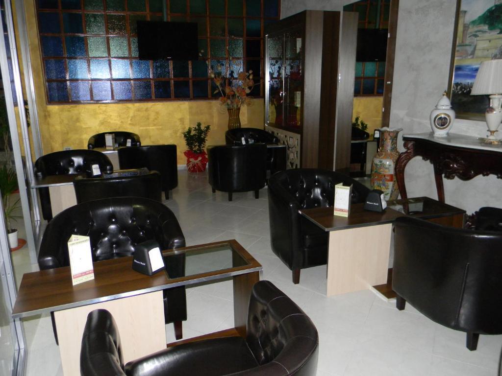 Hotel Mi.Ro. กาซัลนูโอโว ดี นาโปลี ภายนอก รูปภาพ